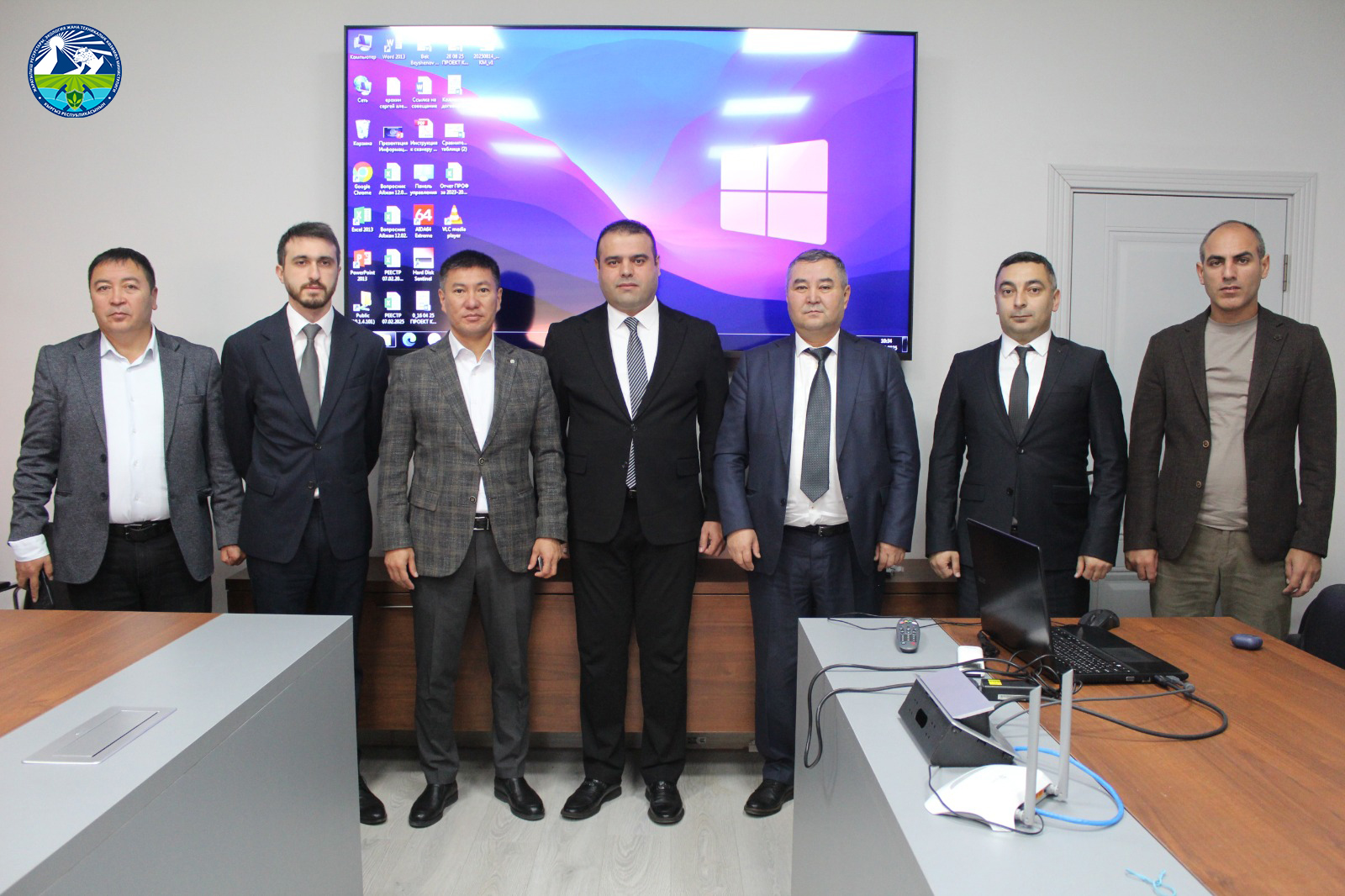 Сегодня, в рамках рабочей поездки, представители ЗАО «AzerGold» (Азербайджанская Республика) посетили Кыргызскую геологическую службу